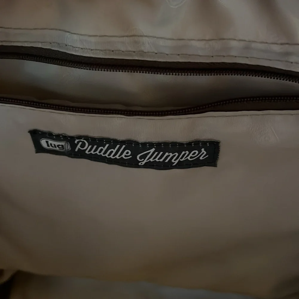 EUC Lug Puddle Jumper Tote Travel Bag Grey Taupe Barely Used & Clean! - Picture 7 of 9